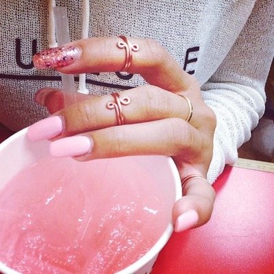 Hello I'm nadeah my age 26 a married discreet love calm love sitting with myself a lot ..♥instgram: aseeri_nadeah