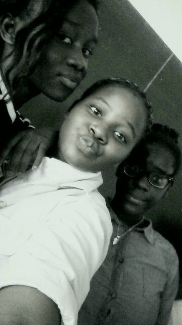 Crazyyyyyyy Girl... *No complexe* fille du #242 et fier de l'être... Il n'y a rien a savoir... Parle pas trop et suit♥☀
