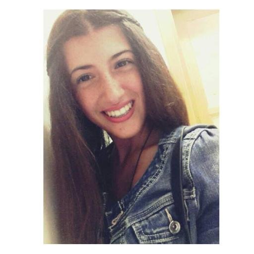 My name is Sofia.I am from Greece and I'm a belieber.follow me and i will follow you back (if you are Justin i love you xx)