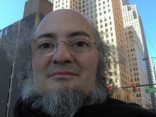 Escritor, lector, filósofo de mi mundo interior, aficionado a la cartografía y a la criptobotánica.
Amigo de mis amigos y Twittero aficionado.