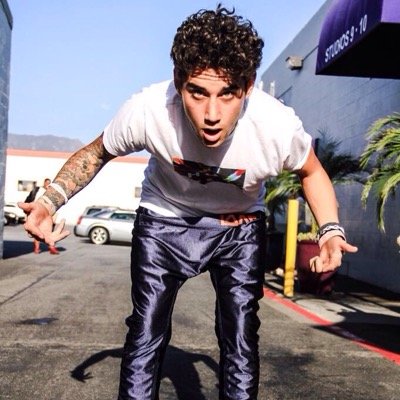 I LOVE LUKE BROOKS SO FUCKING MUCH. OLD TWITTER GOT DELETED.