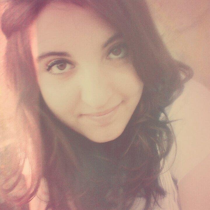 ClaudiaRicoYTB's profile picture. Digamos que los libros y la música es lo que me define...    Contacto: claudiaytb@gmail.com