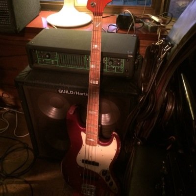 （ベース弾き）と映画が好きです。 ビッグバンドや小編成のジャズ・R&B・スムーズジャズ・ロック系・いいものは全部いい。おもいっきり脱原発です。