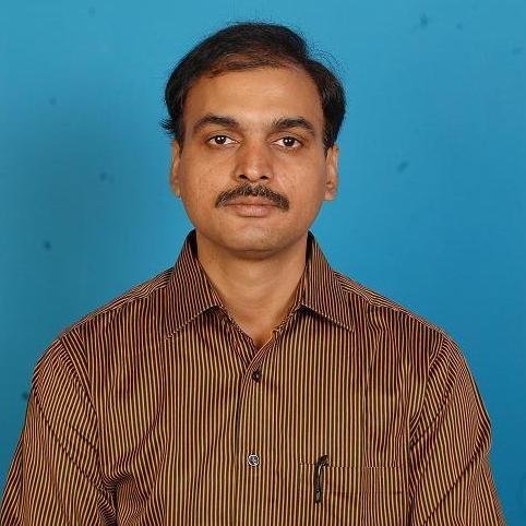తెనుగు పిచ్చోడు 
అన్నమయ్య పాటకు పులకించే
గురు సాయి భక్త చకోరం విశాఖపట్నం లో తిరుగుతోంది
