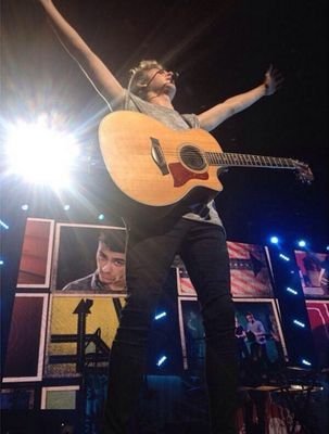 ChiaraMiccolis's profile picture. fuck who criticize me, I am what I am, it's up to you to figure out. Niall, I love U