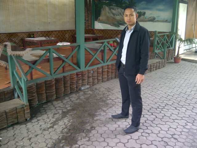 Berteman sma siapa  αĴªª.. Yng penting positif