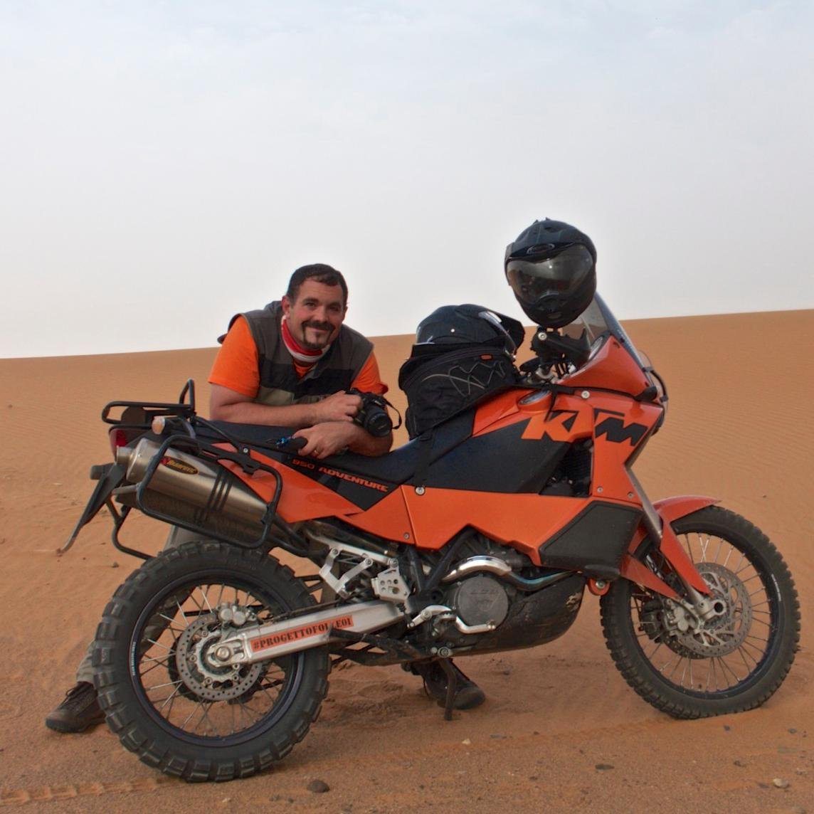 Innamorato della vita, della provincia di Siena e dell'Italia. Viaggi, Foto e Rugby. #progettofolle03 in moto in Burkina Faso con @ong_bnd_onlus e @francydemu