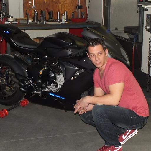 Industrial designer, fusing light with everything, mechanical engineer, passionate boxing fan. Potential and great ideas have a shelf live so move forward daily