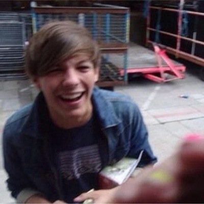 follow @adorablexlouis