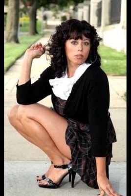 lover of jesus and the golden rule,wife,mother,add,artist and founder of political party doingwhatsrightisrad!