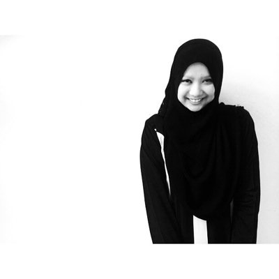 mieraazizi's profile picture. life in technicolor