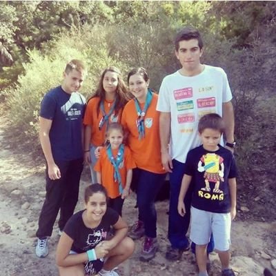 16 primaveras. Amante de la musica y de las locuras. Scout, siempre lista. Amiga de mis amigos. Escritora en mi tiempo libre