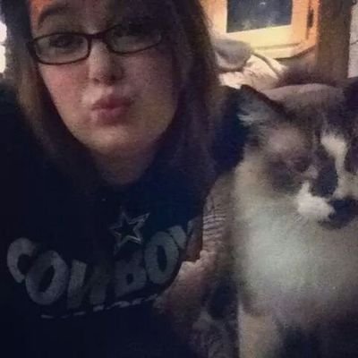 Sierra Kelli • 17✌️ • Single • Sherman bearcat 15 • Grayson college • 2nd year cosmo