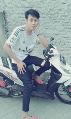 ojjie_kidiw's profile picture. pans madrid yang lagi kuliah di UMT.