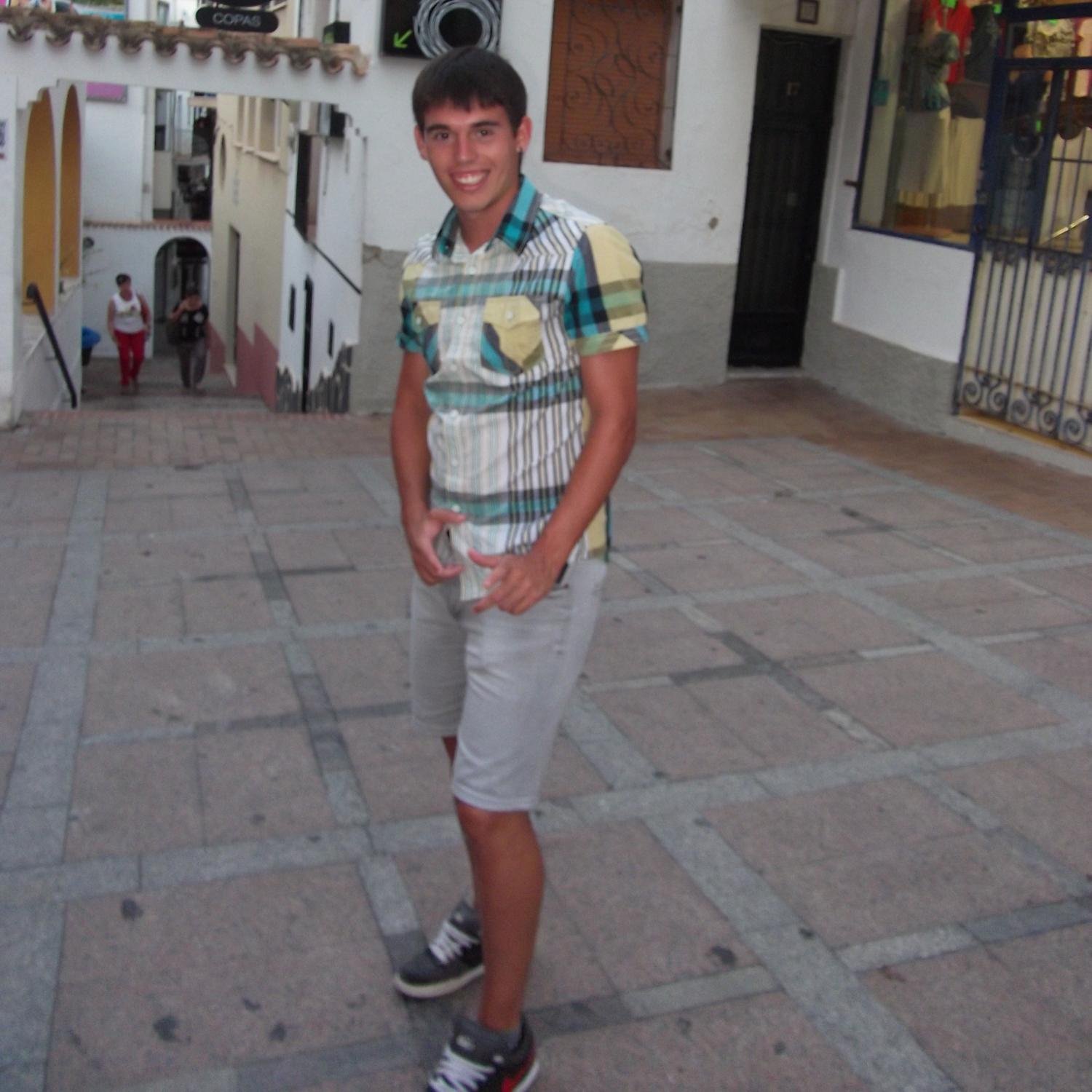 danigoye's profile picture. 