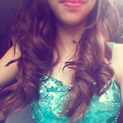 Hola* Soy Arianator, Amo a CD9, Soy muy amigable , amo la Musica pop!♥♡♥♡♥ Ariana Grande en verdad, qusiera que me demostraras que sabes que existo!♥♡♥♡♥