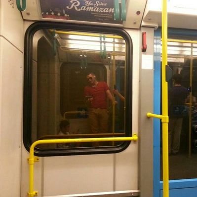 kendi halinde çiftçilik le uğraşan biraz tarih biraz siyaset birazda futbol meraklısıyım