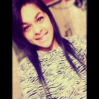 Nome: Micaelle
Idade: 18
Relacionamento: Solteira
Personalidade: Própria
Lei:  do Retorno
Status: Cuida Bem Dela''
