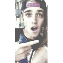i gave you a free follow to help you gain so follow @damnastxn for me please
