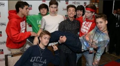 Cams back up follows :) but not real and Alex follows. in ❤ with all they guys from Old Magcon ❤ I switch lanes but I'm currently in Jack G lane ❤