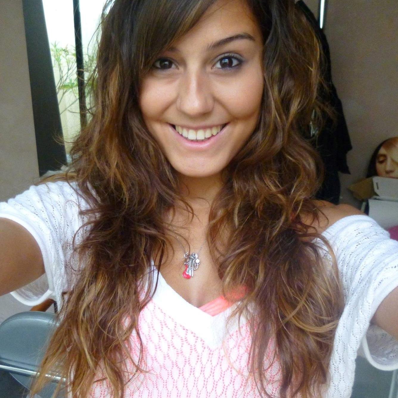 So deus pode me julgar ♡ la musique c'est ma passion, ma voix ces les chansons ♡