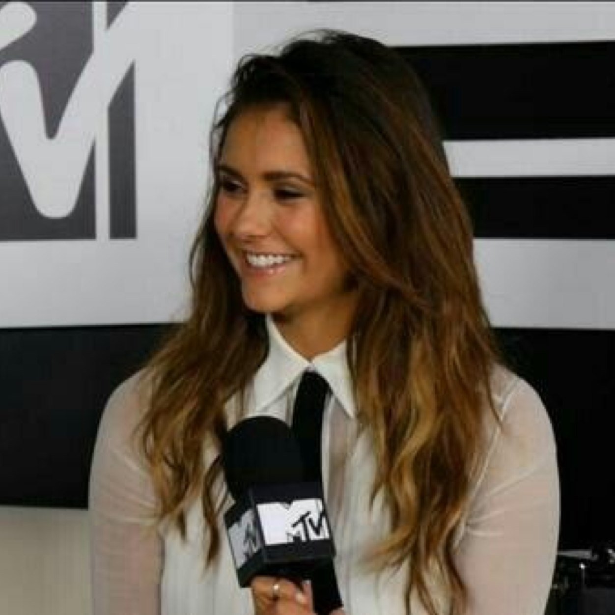 -free follow bc you're beautiful- follow my main acc @immrshaynes or I unfollow