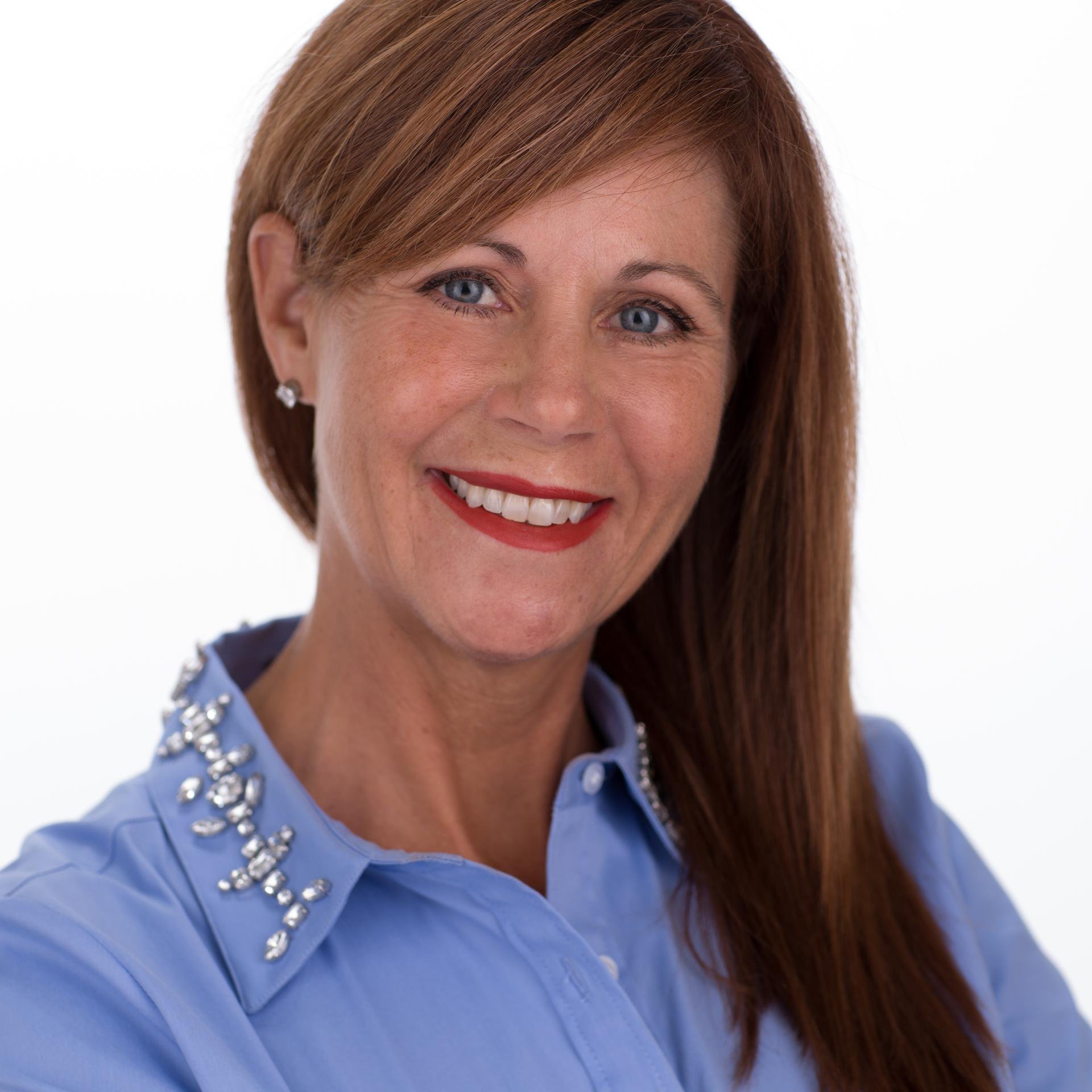 Igniting Brilliance thru Feminine Leadership, Author of WAKE UP BEAUTY! It's Not About the Prince, Huff Post Blogger.