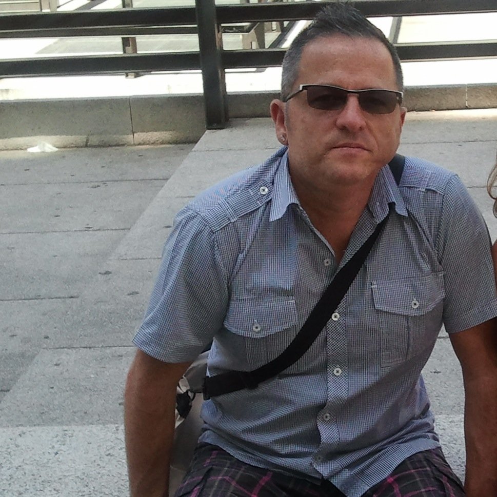 Nacido para ser fiel a mi mismo y coherente con lo que creo y me mueve.