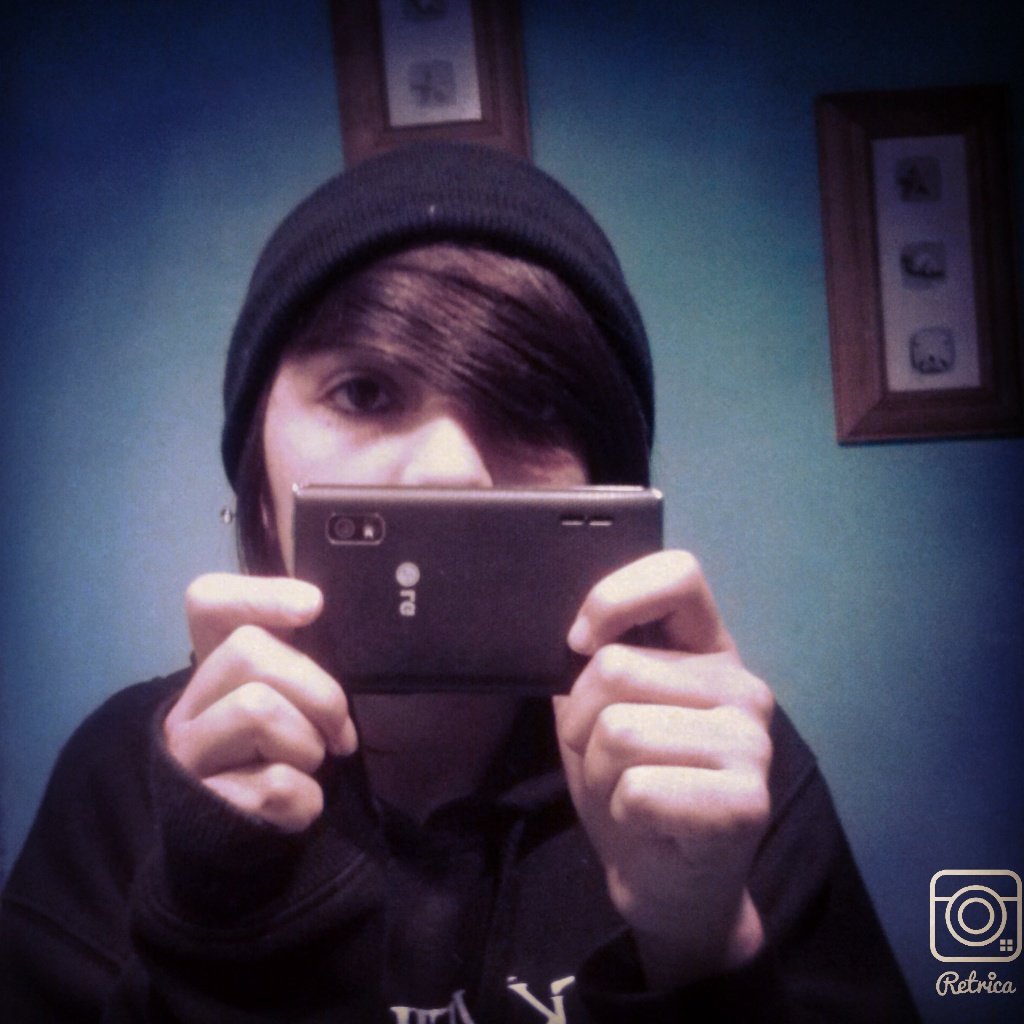 emo,i love batman and hadcore 3 me favorite bands is black veil brides