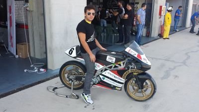 Técnico especialista, técnico superior y futuro Ingeniero. I will be the number one. De tanto hacerlo sin parar, me acostumbre a respirar!