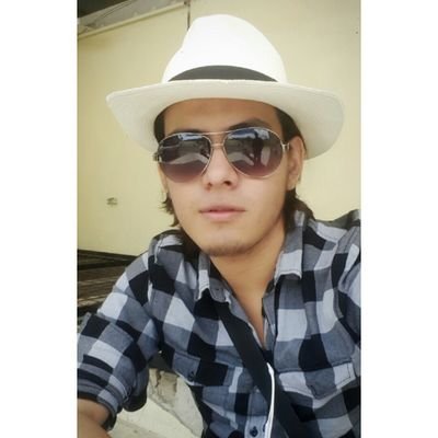 Soy totalmente frentero, digo lo q pienso y vivo d lo q m tok. Pin 7B18D819  ..... Follow me.