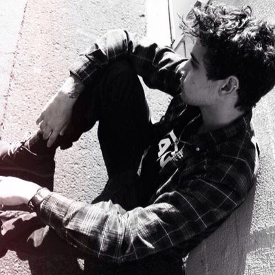 ddirtypig's profile picture. -currently waiting for my chuck bass-