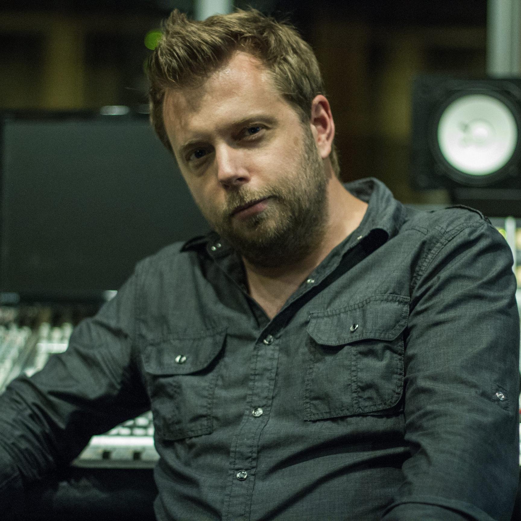 Steve Sundholm is a record producer, mix and mastering engineer and songwriter.