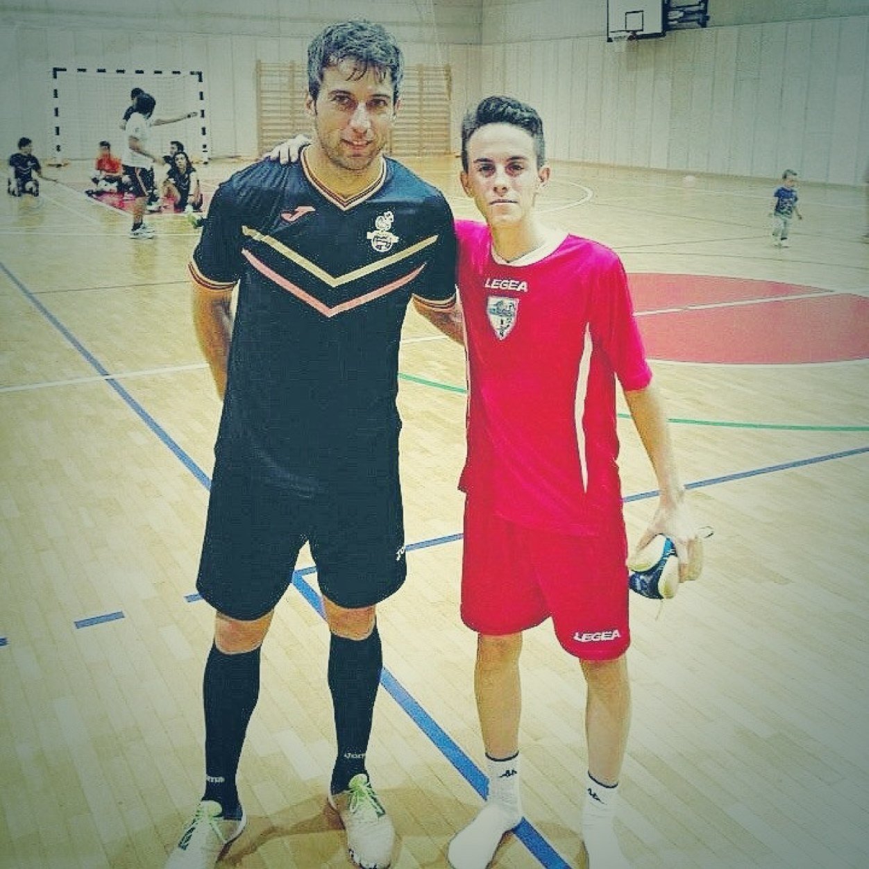 Rossi__03's profile picture. -Atleta de futsal/SerieB and Italy under-21. E-mail:andrerossi94@outlook.it
