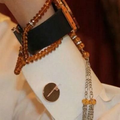 ‏“فرقى على حشمه وشيمه وتقدير  ولا طعنتن تبطي و يبطي وجعها 
تابعني اتابعك