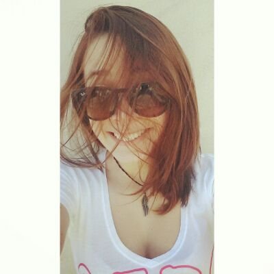 Fecho os olhos para sonhar algo que gostaria de viver.