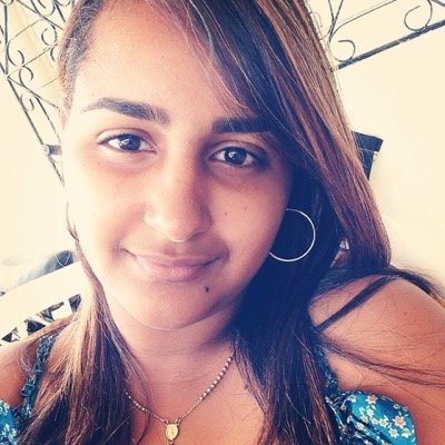 Elizabethmnz's profile picture. 