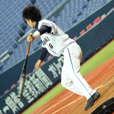 近江兄弟社→龍谷大学 野球、サッカー、ゴルフに興味があります。