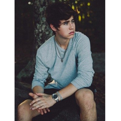 follow @regaldallas since i gave you a free follow it means alot thank you