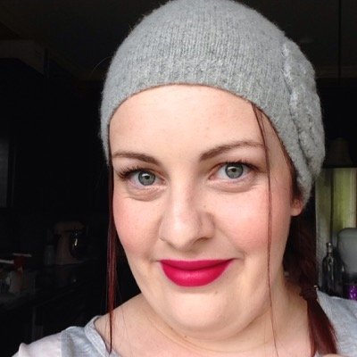 Mom of two wonderful boys, makeup junkie and artist, YouTuber (https://t.co/HGWAWJ32B5 ) and all around sports nut!