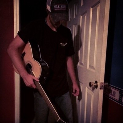 Singer/Songwriter from Mississippi. (unsigned) Love country music with a passion. USMC poole (Guide)