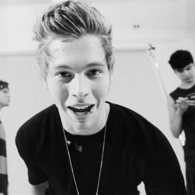 follow @lukeftketchup .