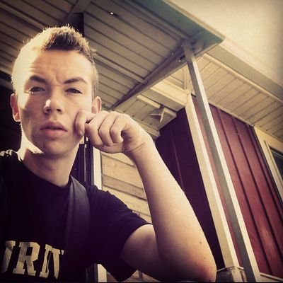 NoLoveNoPayne's profile picture. Society god. Groovin' with my team hoe.