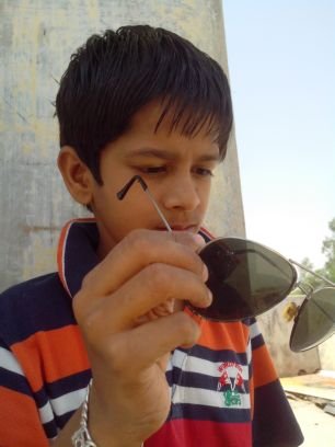 I am using twitter and facebook.
Lyk this my page
http://t.co/kyOmmzbH3v
http://t.co/Cu7YDc0lRn
http://t.co/cBMkPpRPZw
http://t.co/GdiemPpAI5.