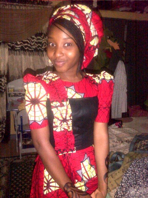 I live to express not 2 impress, happy en contentd wid my life,Nevr look down on pple!...Dazzle♥☺