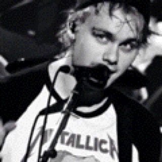 Hii Go follow @marianetannous if you want!
Please Rt this link I really want Michael Clifford to follow so if you rt i'm one step closer to that!❤