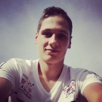 17 jaar / brommer rijde / chillen