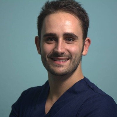 Cirujano-Implantólogo y Rehabilitador Oral por la UEM.
Madrid. España