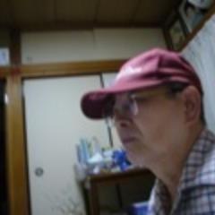 私は自宅で一人で暮らしをしています。
 ヘルパーさんの手を借りて生活しています
 歩くのは苦手・小さい車の運転が出来ます
 私成りの生活ですね。インターネットで副業.
ホームページ作成。