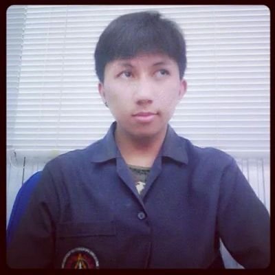 เป็นคนเฮฮา บ้าบอ กวนตีน | โสด | บ้าบอล  ♥แมนยู MUFC | ชอบเพ้อ ชอบรีทวิต